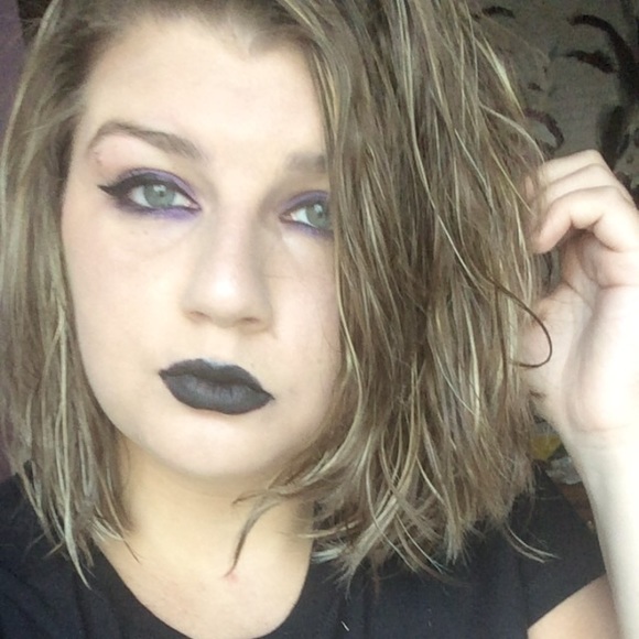 Meet your Posher, Jessica - Picture 2 of 6